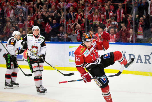 Örebros Tom Wandell gör 1-1 och jublar