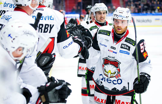 Malmö Redhawks Anton Mylläri jublar vid 0-1 målet