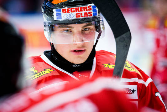 Örebros Glenn Gustafsson gör 2-1 och jublar