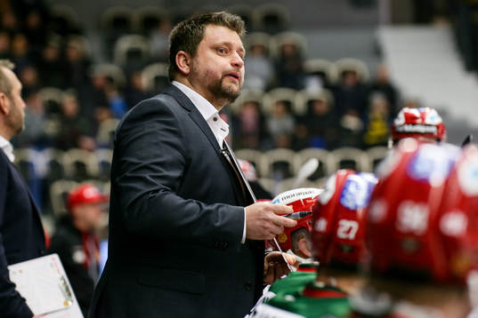Moras tränare Mattias Karlin