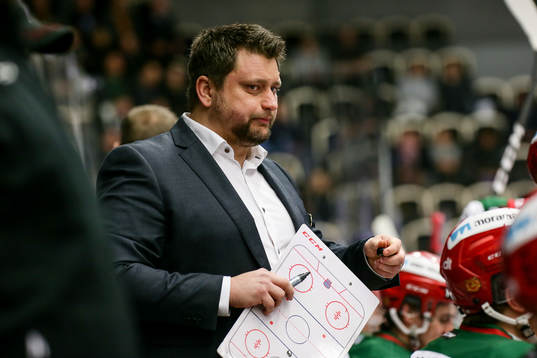 Moras tränare Mattias Karlin