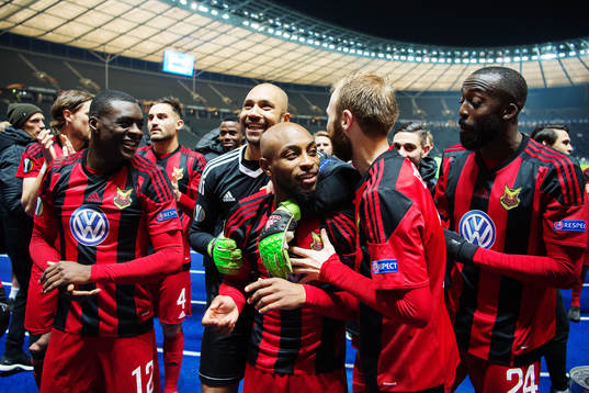Östersunds spelare jublar