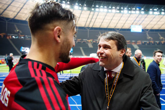 Östersunds Sotirios Papagiannopoulus jublar och kramar om