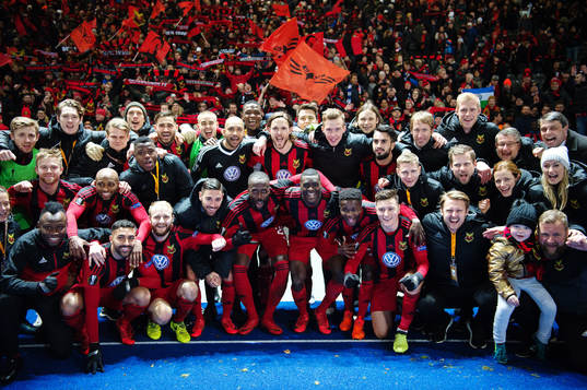 Östersunds spelare jublar