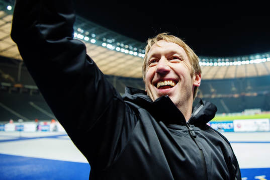 Östersunds tränare Graham Potter jublar