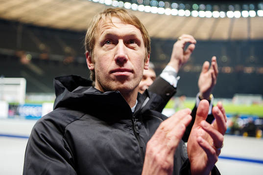 Östersunds tränare Graham Potter jublar