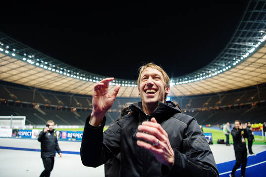 Östersunds tränare Graham Potter jublar