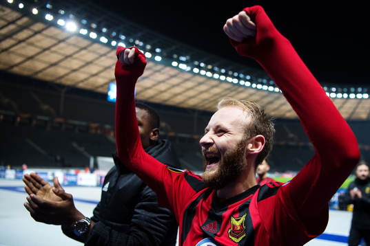 Östersunds Curtis Edwards jublar