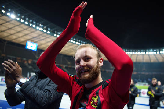 Östersunds Curtis Edwards jublar