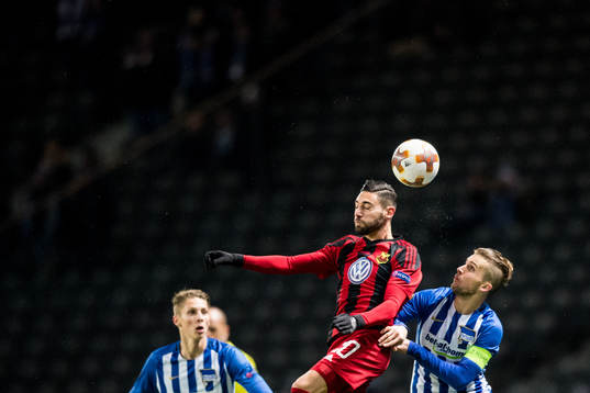 Östersunds Gabriel Somi och Hertha Berlins Peter Pekarik