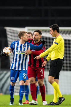 Hertha Berlins Mitchell Weiser vill inte släppa ifrån sig