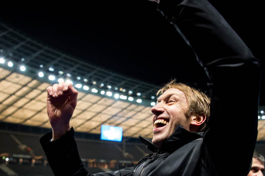 Östersunds tränare Graham Potter jublar
