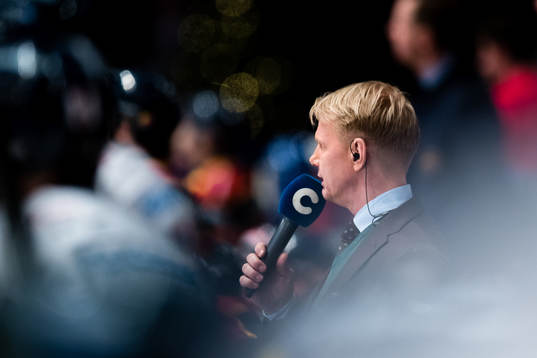 Cmores Niklas Wikegård kommenterar spelet