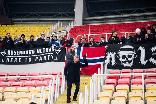 Kåre Ingebrigtsen, head coach of Rosenborg, walks up to