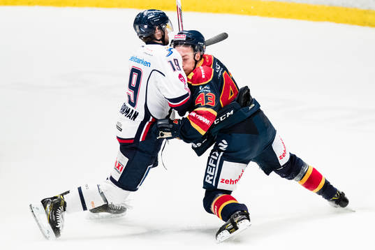 Kamp mellan Linköpings Anton Björkman och Djurgårdens