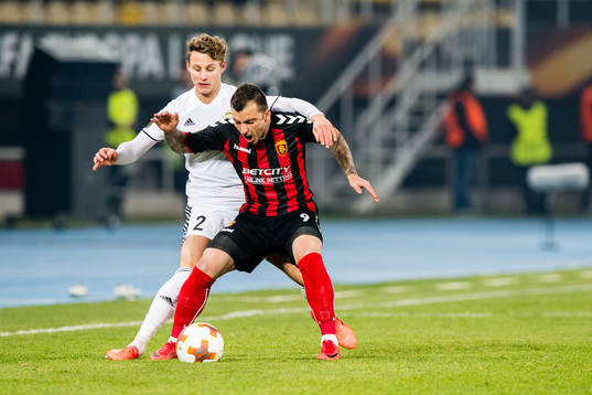 Vegar Eggen Hedenstad of Rosenborg and Dejan Blazevski of