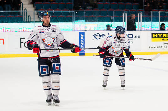 Linköpings Eddie Larsson (v) och Anton Karlsson (h) deppar