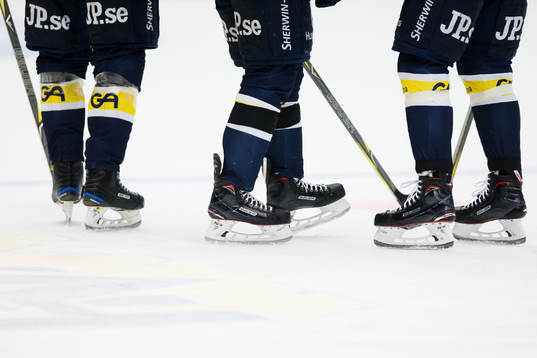 Skridskor och klubbor