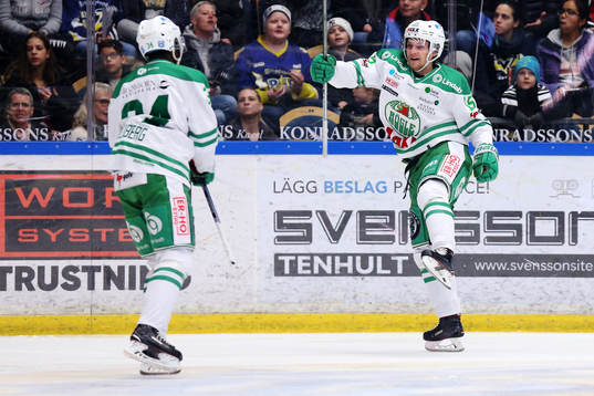 Rögles Simon Ryfors jublar