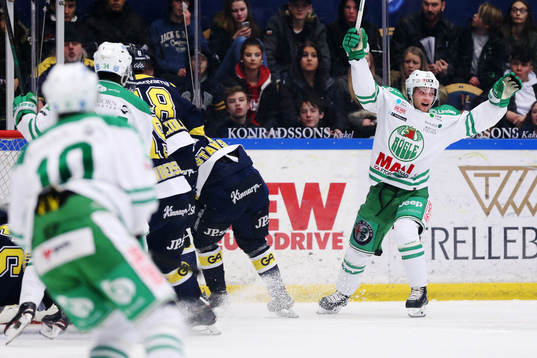 Rögles Simon Ryfors jublar