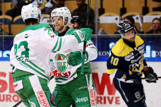 Rögles Daniel Sylwander och Ted Brithén jublar
