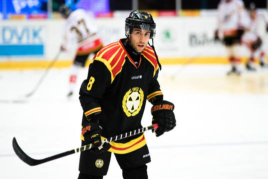 Brynäs Aaron Palushaj före  ishockeymatchen i SHL mellan