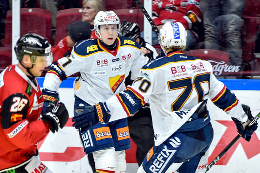 Djurgårdens Jonathan Davidsson jublar med Marcus Davidsson