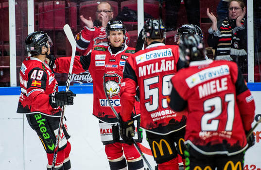 Malmö Redhawks Axel Wemmenborn jublar