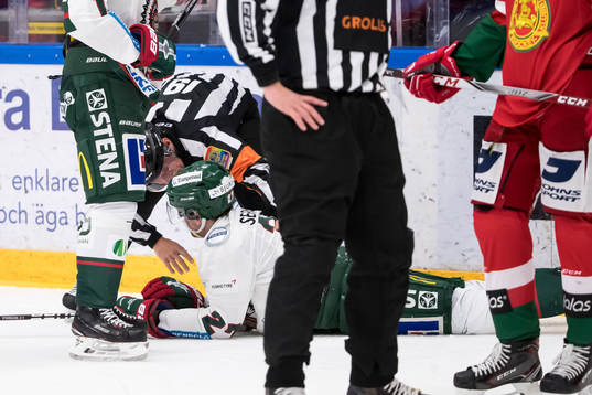 Domare Wolmer Edqvist talarmed Frölundas Ponthus Westerholm