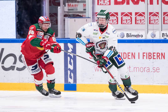 Moras Mathias Bromé och Frölundas Rasmus Dahlin  i