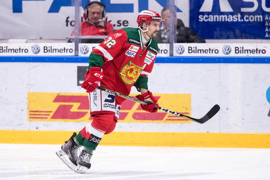 Moras Daniel Grillfors  i ishockeymatchen i SHL mellan Mora