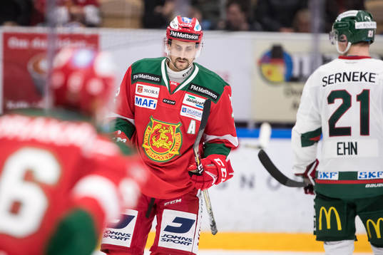 Moras Daniel Grillfors  i ishockeymatchen i SHL mellan Mora