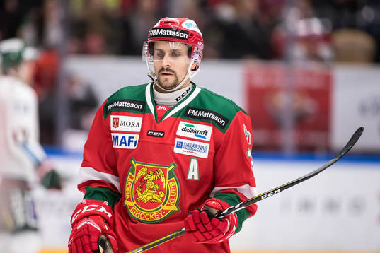 Moras Daniel Grillfors  i ishockeymatchen i SHL mellan Mora