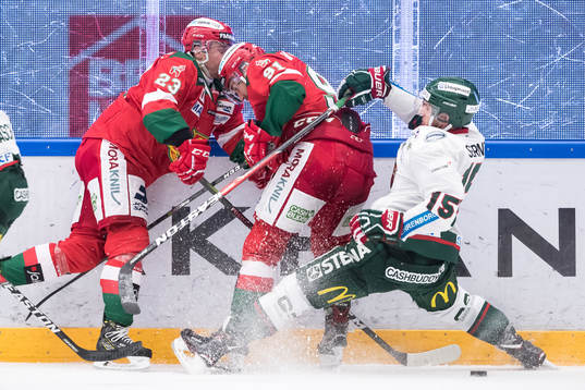 Moras Tomas Skogs och Jacob Lagacé och Frölundas Matt