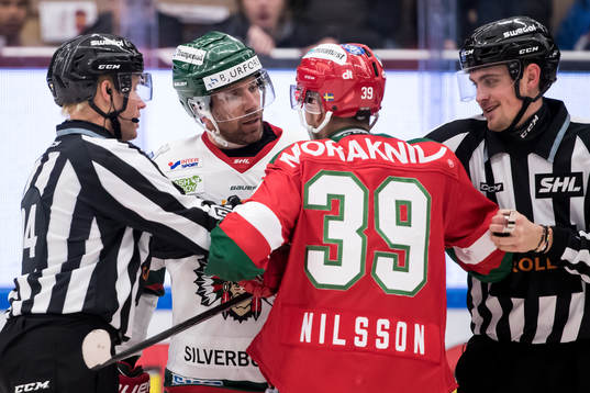 Frölundas Joel Lundqvist och Moras Jacob Nilsson  i