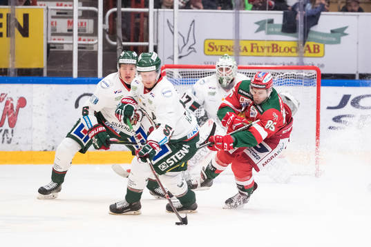 Frölundas Mats Rosseli Olsen och Moras Michael Haga  i