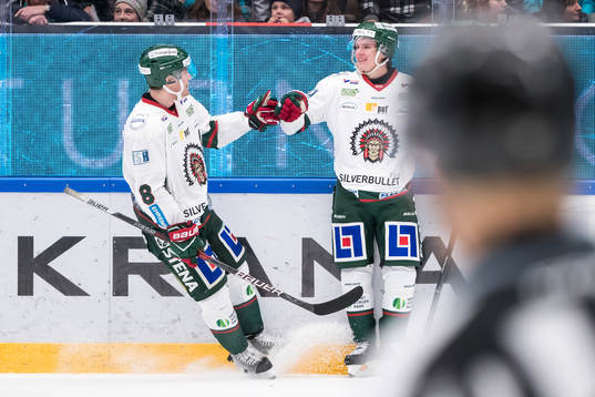 Frölundas Victor Olofsson och John Nyberg jublar