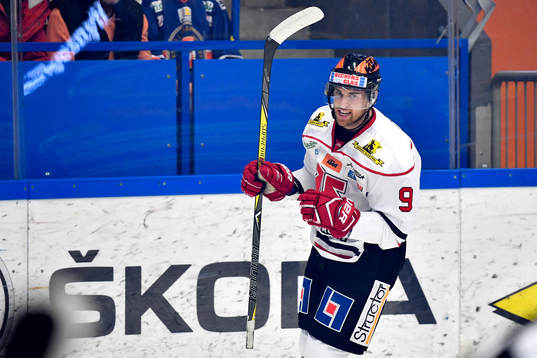 Örebros Tylor Spink jublar