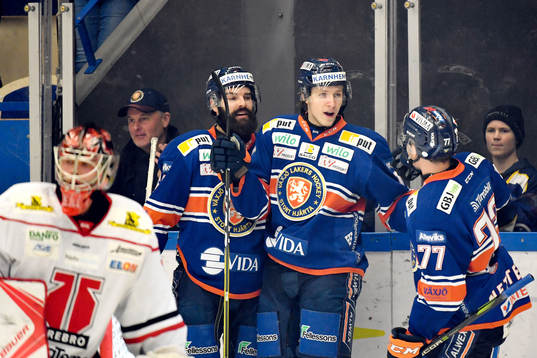 Växjös Jonas Röndbjerg jublar