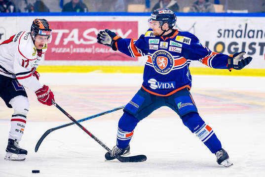Växjös Brendan Shinnimin tappar klubban