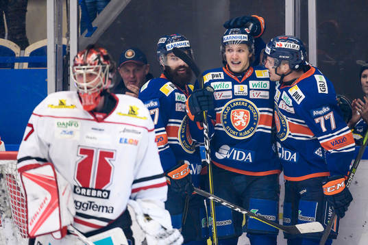 Växjös Jonas Röndbjerg jublar