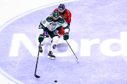 Färjestads Dick Axelsson och Linköpings Niklas Persson