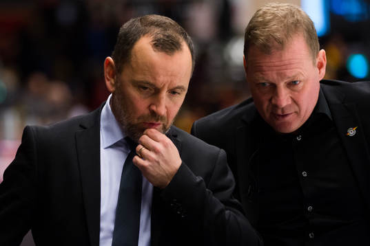 Luleås tränare Thomas Berglund och assisterande tränare