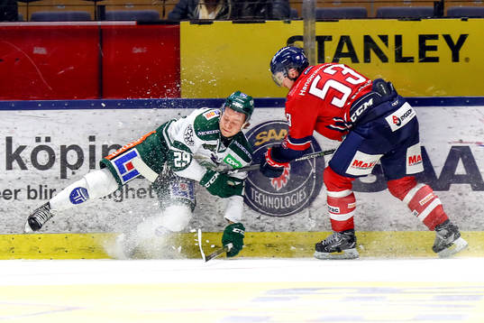 Färjestads Oskar Steen och Linköpings Eddie Larsson