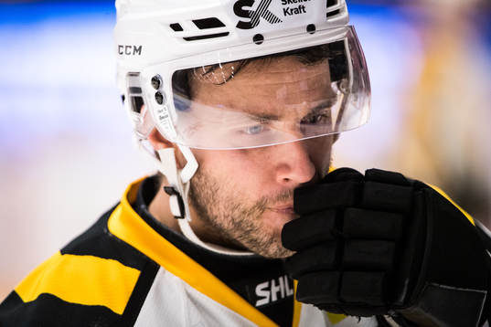 Skellefteås Pontus Petterström  deppar