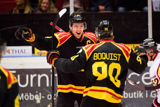 Brynäs Jacob Blomqvist och Jesper Boqvist jublar