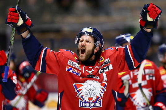 Linköpings Sebastian Karlsson jublar