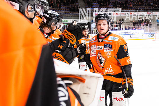 Karlskronas Carl Persson jublar
