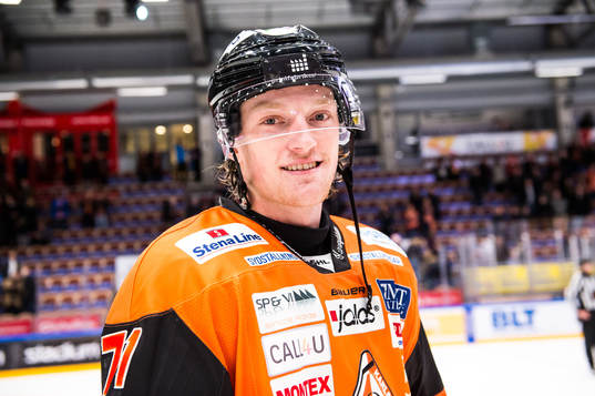 Karlskronas Joseph Jonsson jublar