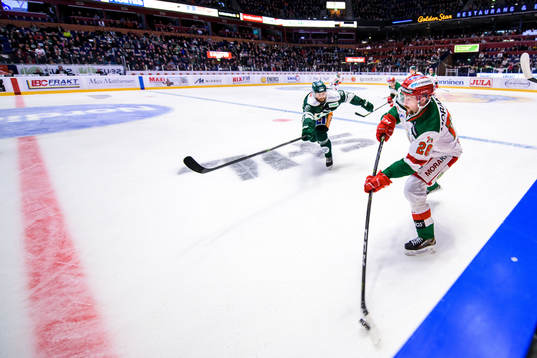Färjestads Dick Axelsson och Moras Oskar Svanlund